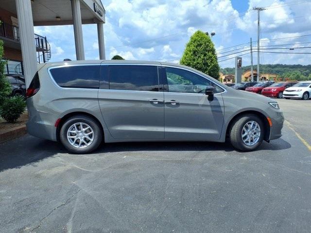 new 2025 Chrysler Pacifica car, priced at $48,804