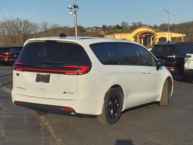 new 2024 Chrysler Pacifica Hybrid car, priced at $55,000