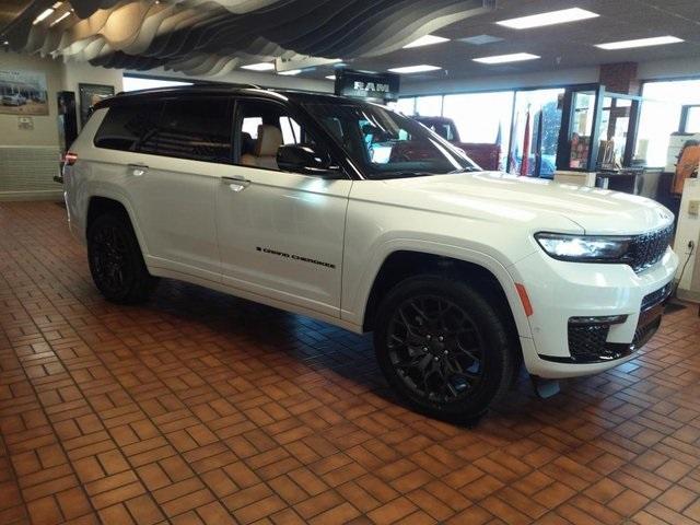 new 2025 Jeep Grand Cherokee L car, priced at $72,125