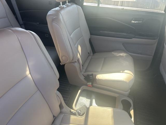 used 2021 Honda Pilot car, priced at $30,211