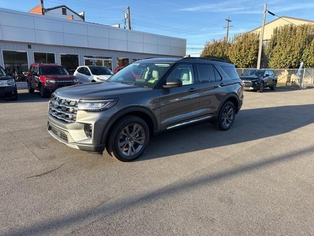 new 2025 Ford Explorer car, priced at $48,660