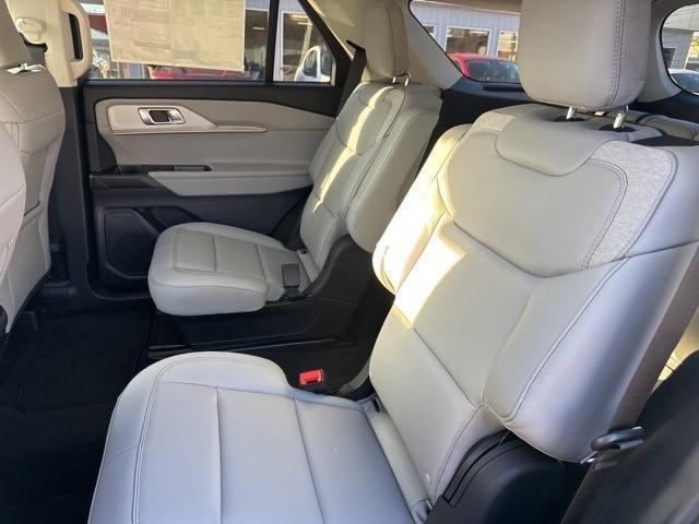 new 2025 Ford Explorer car, priced at $48,660