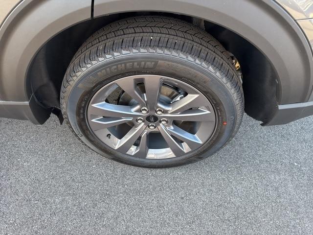 new 2025 Ford Explorer car, priced at $48,660