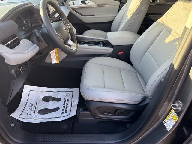 new 2025 Ford Explorer car, priced at $48,660
