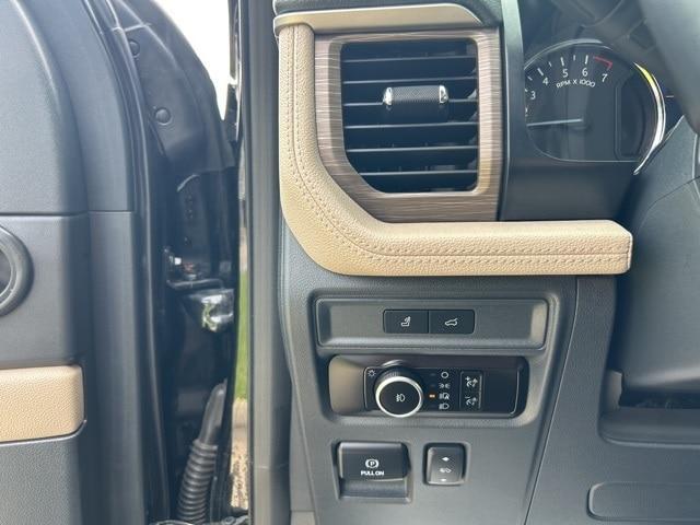 used 2023 Ford Expedition car, priced at $43,874
