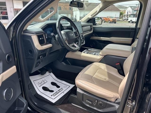 used 2023 Ford Expedition car, priced at $43,874