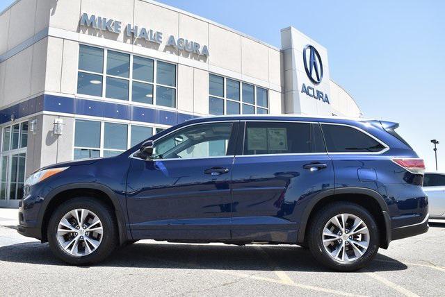 used 2015 Toyota Highlander car, priced at $16,980