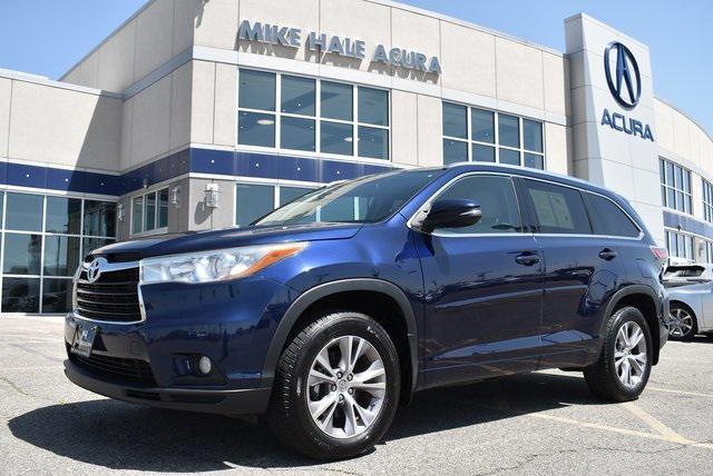 used 2015 Toyota Highlander car, priced at $16,980