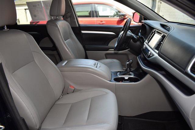used 2015 Toyota Highlander car, priced at $16,980