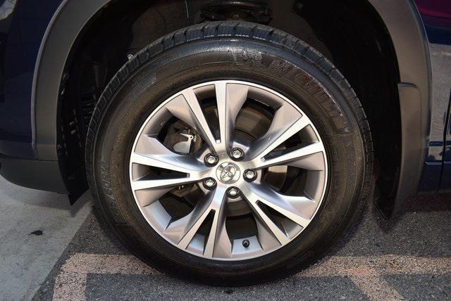 used 2015 Toyota Highlander car, priced at $16,980