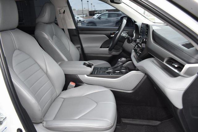 used 2022 Toyota Highlander car, priced at $36,980