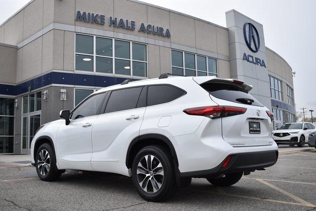 used 2022 Toyota Highlander car, priced at $36,980
