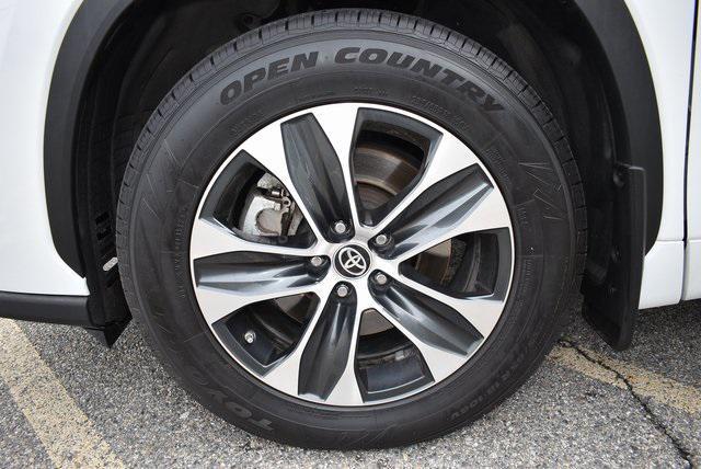 used 2022 Toyota Highlander car, priced at $36,980