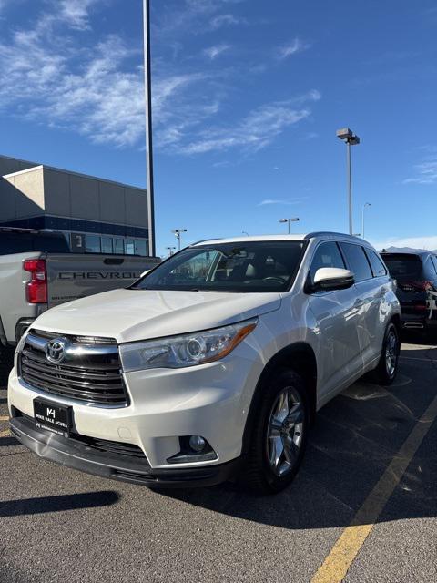 used 2016 Toyota Highlander car, priced at $16,852