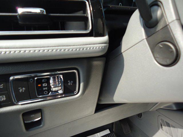 used 2021 Lincoln Nautilus car, priced at $33,900