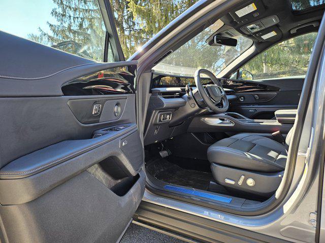 new 2025 Lincoln Nautilus car, priced at $56,628