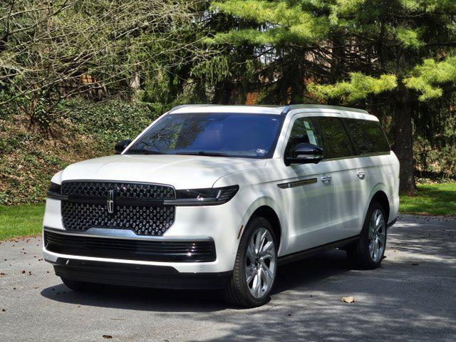 new 2025 Lincoln Navigator car, priced at $112,230
