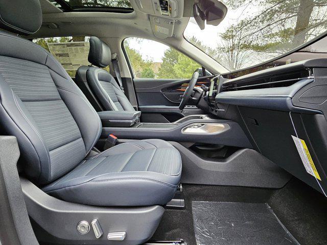 new 2025 Lincoln Nautilus car, priced at $58,754