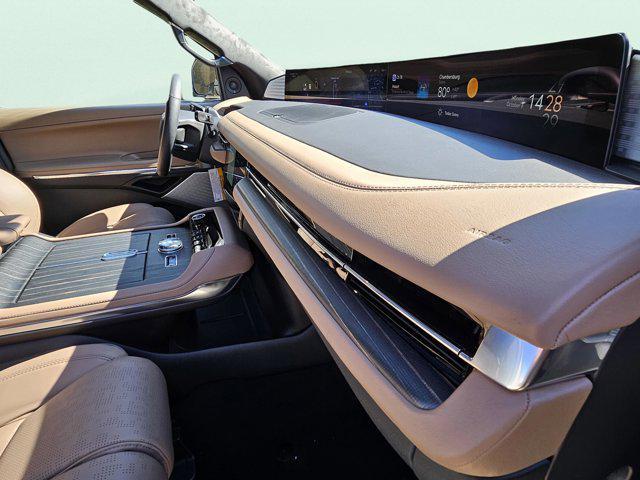 new 2025 Lincoln Navigator car, priced at $120,585