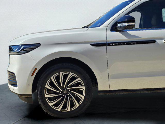 new 2025 Lincoln Navigator car, priced at $120,585