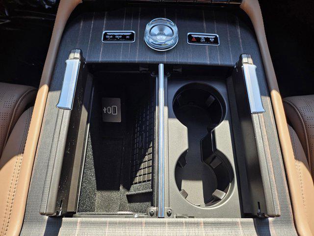 new 2025 Lincoln Navigator car, priced at $120,585