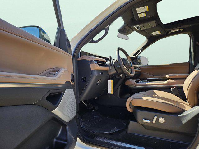 new 2025 Lincoln Navigator car, priced at $120,585