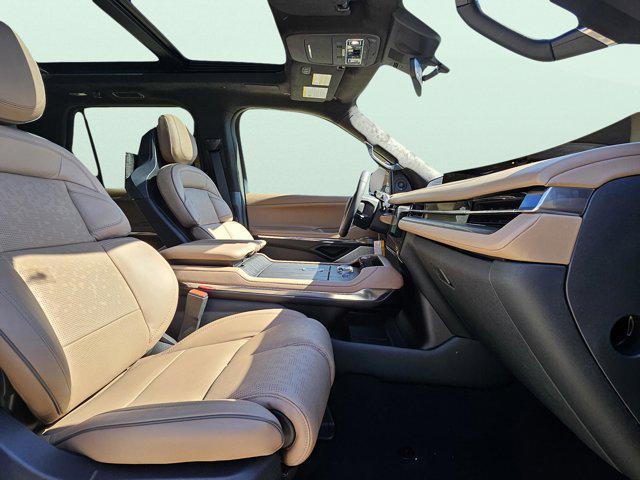 new 2025 Lincoln Navigator car, priced at $120,585