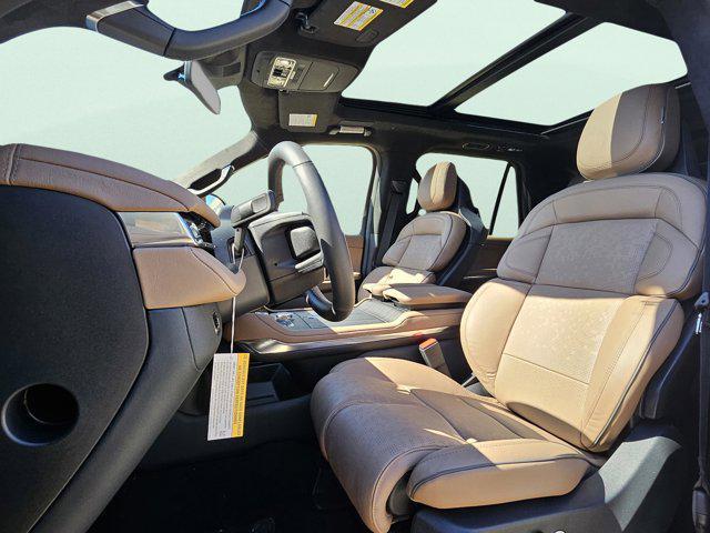 new 2025 Lincoln Navigator car, priced at $120,585