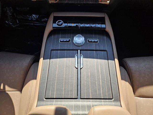 new 2025 Lincoln Navigator car, priced at $120,585