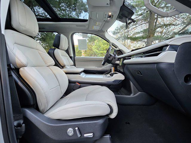 new 2025 Lincoln Navigator car, priced at $108,540