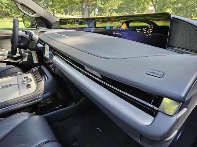 new 2025 Lincoln Navigator car, priced at $109,375