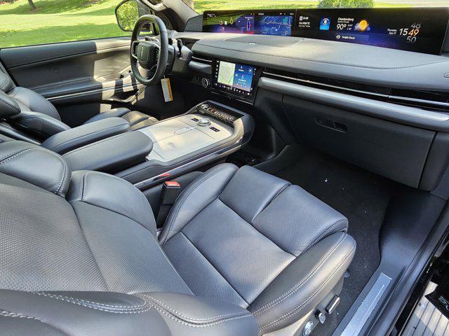 new 2025 Lincoln Navigator car, priced at $109,375