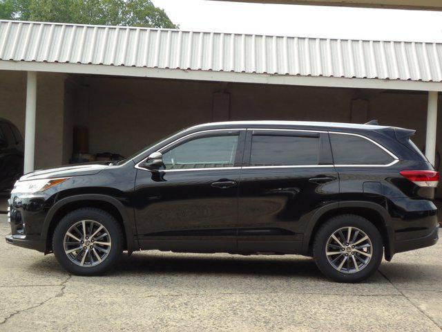 used 2019 Toyota Highlander car, priced at $25,900