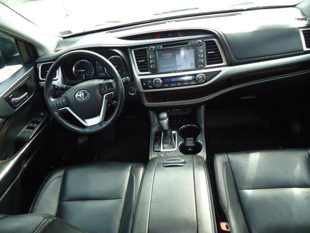 used 2019 Toyota Highlander car, priced at $25,900