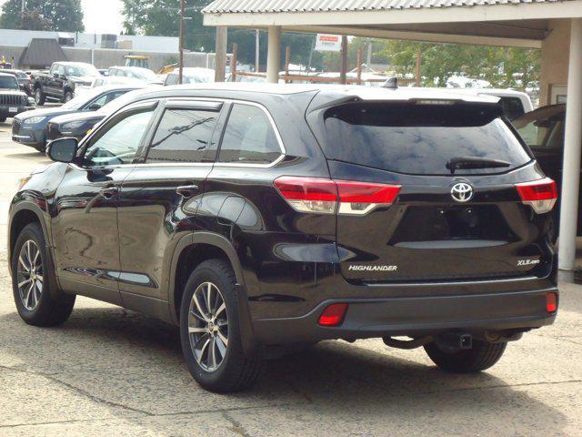 used 2019 Toyota Highlander car, priced at $25,900