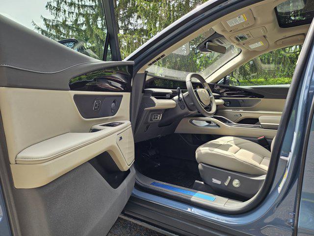 new 2025 Lincoln Nautilus car, priced at $54,605