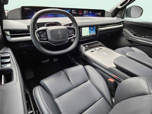 new 2025 Lincoln Navigator car, priced at $110,115