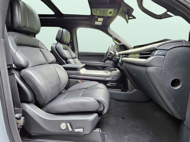 new 2025 Lincoln Navigator car, priced at $110,115