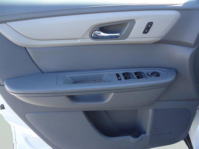 used 2015 Chevrolet Traverse car, priced at $12,900