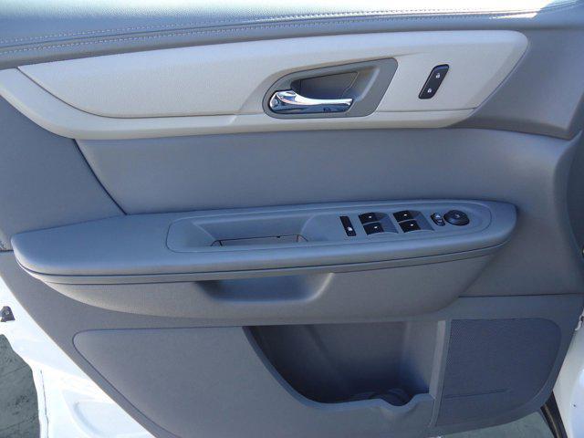 used 2015 Chevrolet Traverse car, priced at $12,900