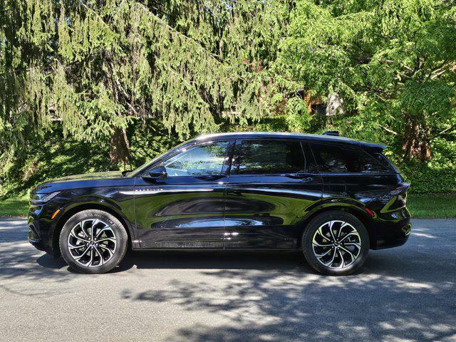 new 2025 Lincoln Nautilus car, priced at $57,571