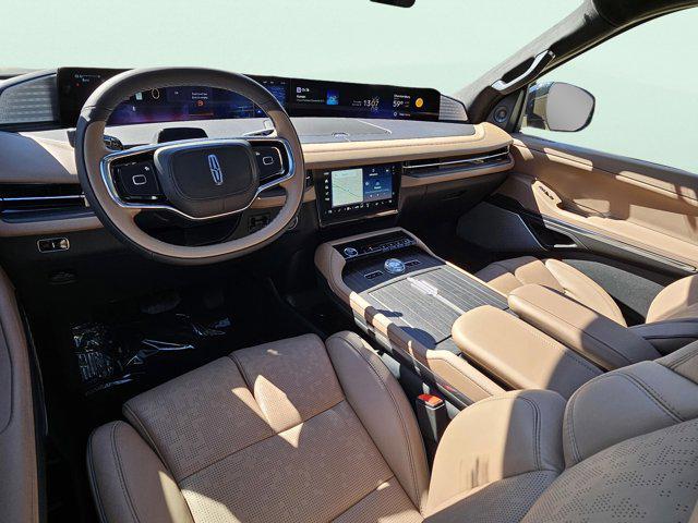 new 2025 Lincoln Navigator car, priced at $122,835