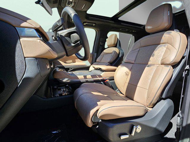 new 2025 Lincoln Navigator car, priced at $122,835