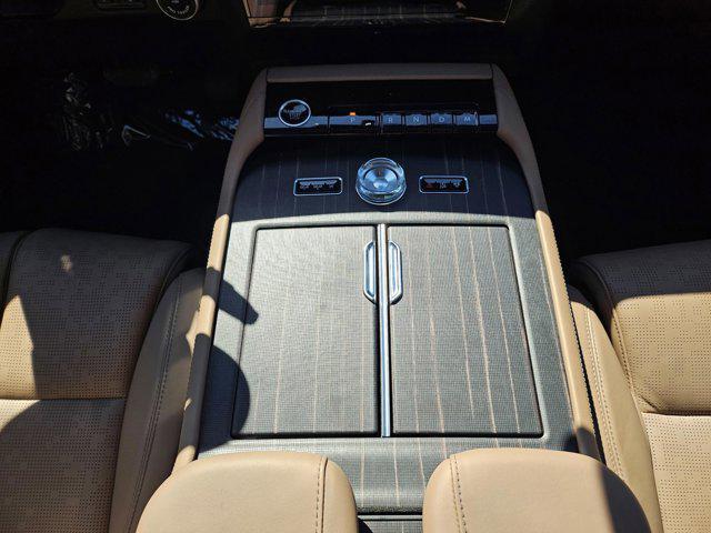 new 2025 Lincoln Navigator car, priced at $122,835