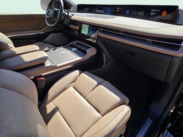 new 2025 Lincoln Navigator car, priced at $122,835