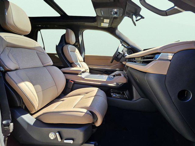 new 2025 Lincoln Navigator car, priced at $122,835