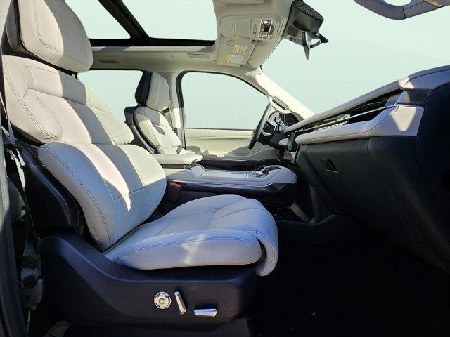 new 2025 Lincoln Navigator car, priced at $104,265