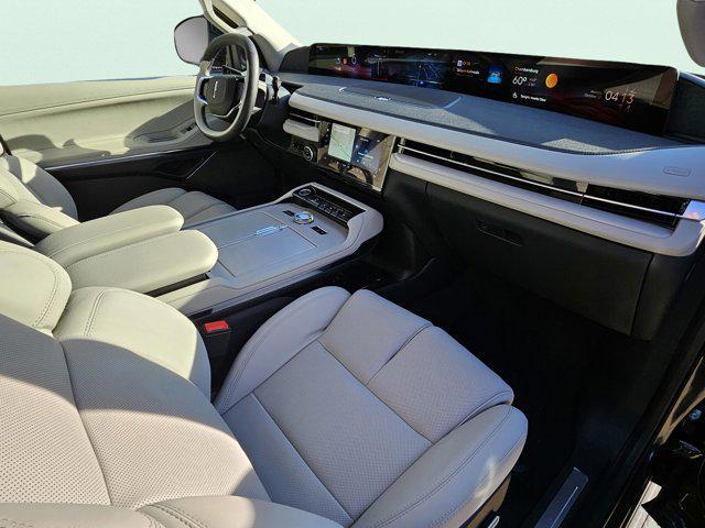 new 2025 Lincoln Navigator car, priced at $104,265