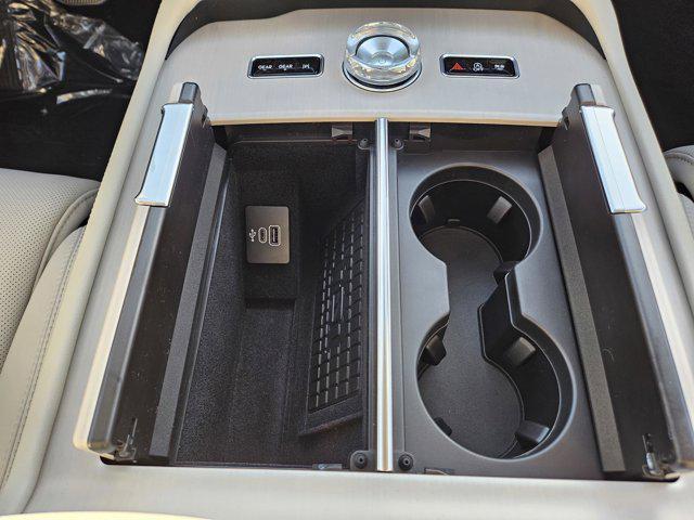 new 2025 Lincoln Navigator car, priced at $104,265