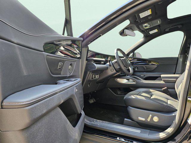 new 2025 Lincoln Nautilus car, priced at $65,700